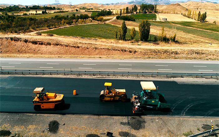 انعقاد قرارداد ۷۰ میلیارد ریالی برای بهسازی و لکه‌گیری آسفالت آزاد راه زنجان-تبریز