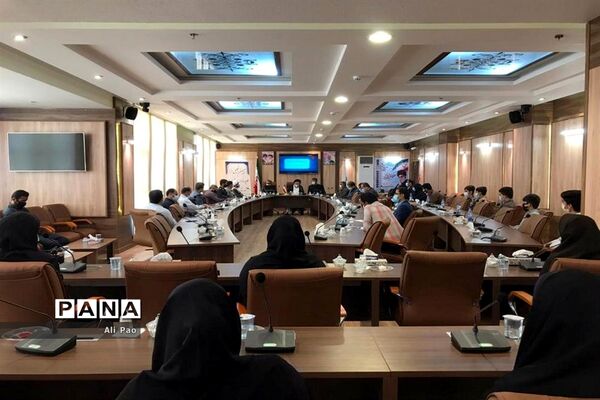 تجلیل از طلایه داران تربیت شهرستان عسلویه