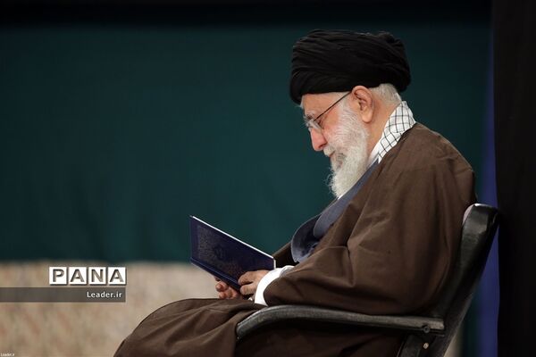 مراسم عزاداری و قرائت زیارت اربعین در حسینیه امام خمینی با حضور رهبر معظم انقلاب اسلامی