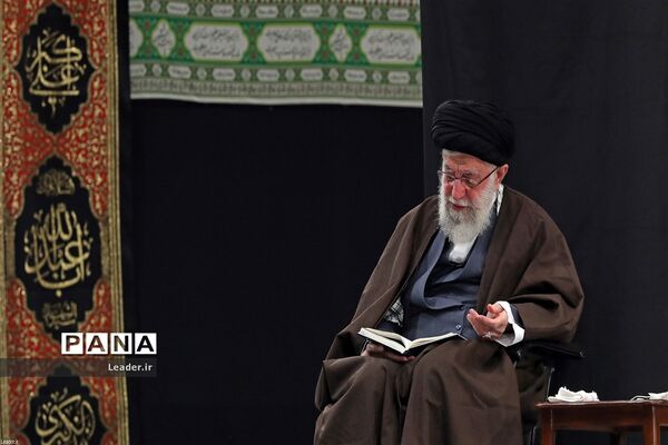 مراسم عزاداری و قرائت زیارت اربعین در حسینیه امام خمینی با حضور رهبر معظم انقلاب اسلامی