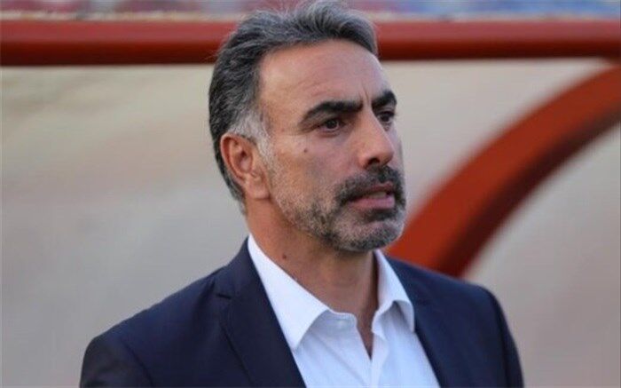 ادامه حاشیه‌های حضور محمود فکری در استقلال؛ شیشه‌های ماشین سرمربی را شکستند