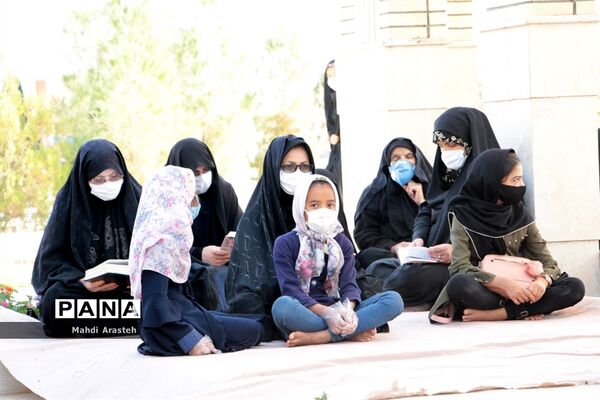 زیارت اربعین در کنار مزار شهدای  گمنام شهرستان خوسف