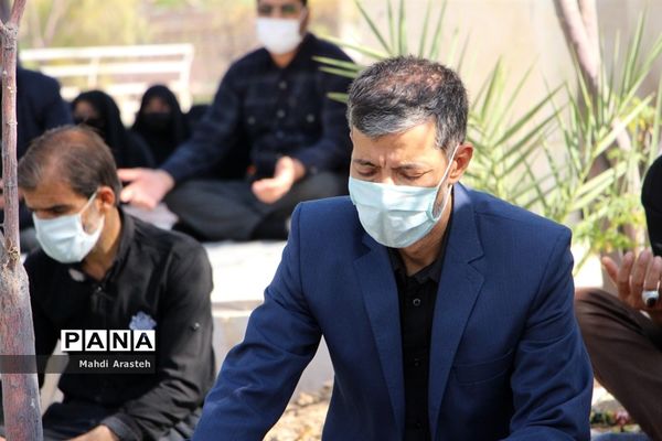 زیارت اربعین در کنار مزار شهدای  گمنام شهرستان خوسف