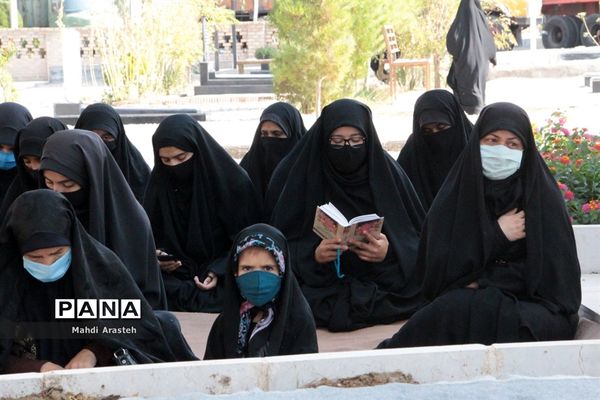 زیارت اربعین در کنار مزار شهدای  گمنام شهرستان خوسف