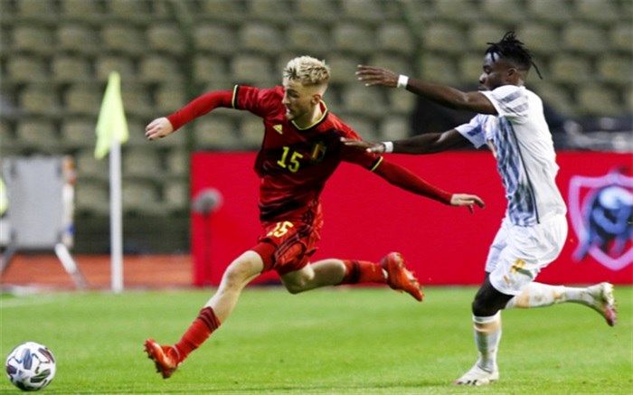 دیدار دوستانه؛ نوار بردهای صدرنشین پاره شد