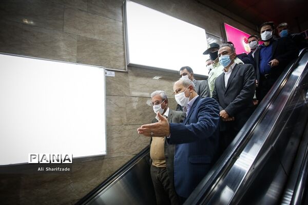 بازدید سخنگوی دولت از طرح استفاده اجباری ماسک در مترو