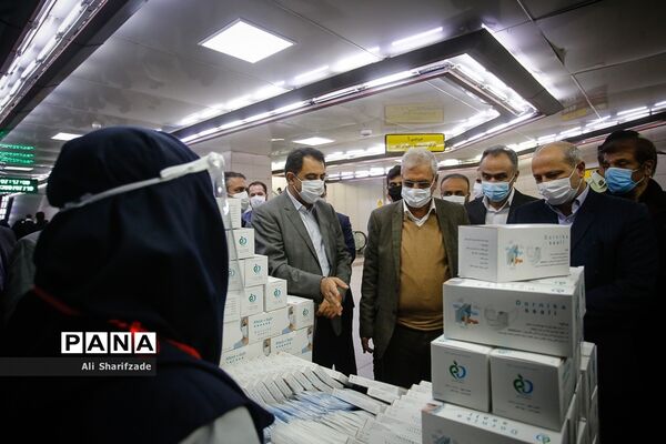 بازدید سخنگوی دولت از طرح استفاده اجباری ماسک در مترو