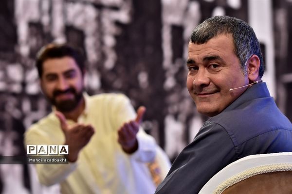 برنامه تلویزیونی چهل تیکه