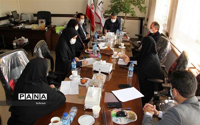 تبیین برنامه‌های راهبردی  سه ماهه سازمان دانش آموزی منطقه ۱۷