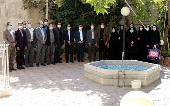 کارهای بسیار بزرگی از دست مشاوران برمی آید
