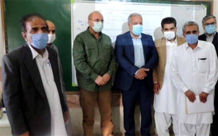 بازدید رئیس مجلس شورای اسلامی از دبیرستان شهید مطهری سراوان
