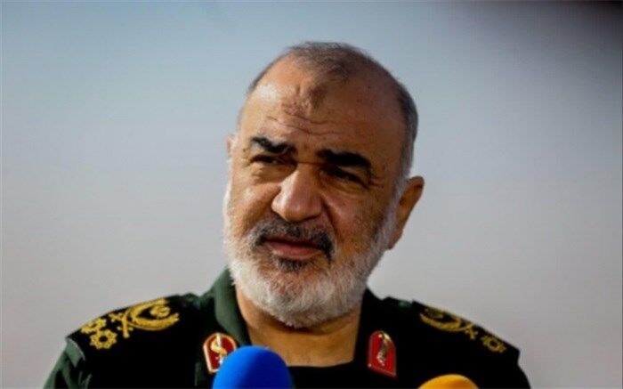 فرمانده کل سپاه: با اقتدار برابر دشمنان ایستاده‌ایم