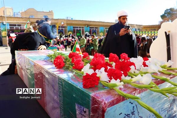 میثاق با شهید گمنام در آباده