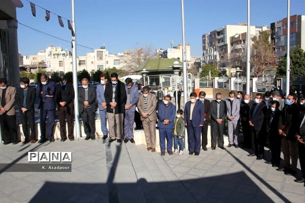 آیین تشییع پیکر شهید گمنام دفاع مقدس در اداره‌کل آموزش و پرورش فارس