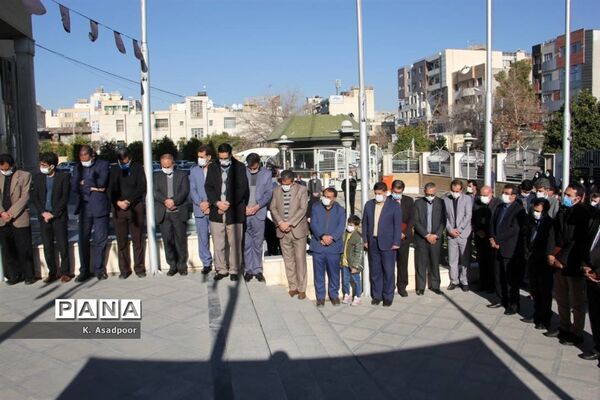 آیین تشییع پیکر شهید گمنام دفاع مقدس در اداره‌کل آموزش و پرورش فارس