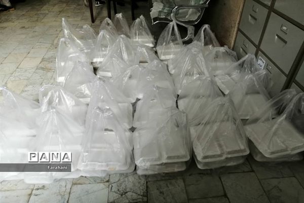 توزیع بیش از 700 پرس غذا بین مددجویان بهزیستی ورامین