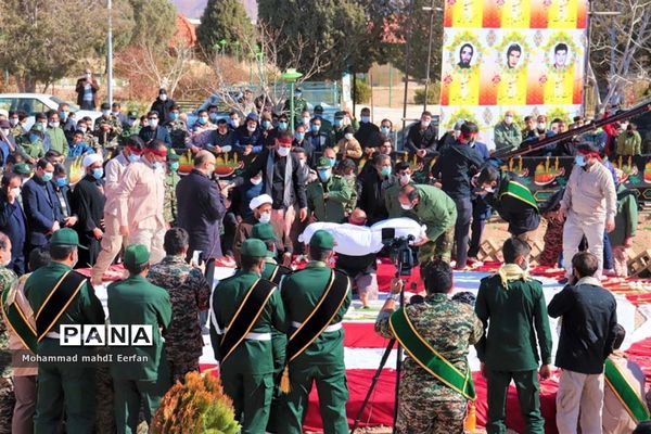 مراسم وداع با پیکر شهید گمنام در آباده