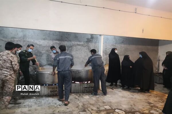 پخت غلور نذری به مناسبت شهادت حضرت فاطمه زهرا(س)درشهرستان خوسف استان خراسان جنوبی
