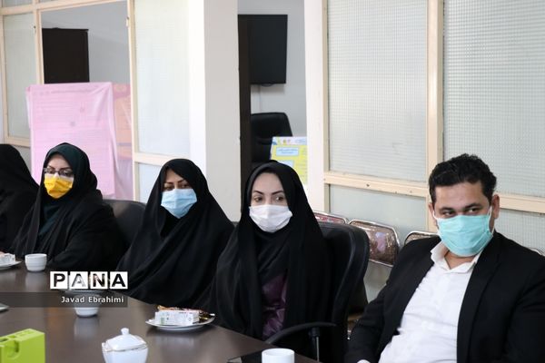 نشست معاون پرورشی  با  کارشناسان حوزه امور تربیتی، مشاوره و مراقبت در برابر آسیب‌های اجتماعی خراسان رضوی