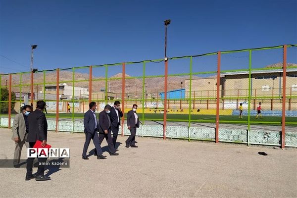 بازدید سرزده  رئیس سازمان دانش‌آموزی  فارس از استخر آماده افتتاح در داراب