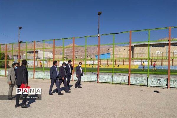بازدید سرزده  رئیس سازمان دانش‌آموزی  فارس از استخر آماده افتتاح در داراب