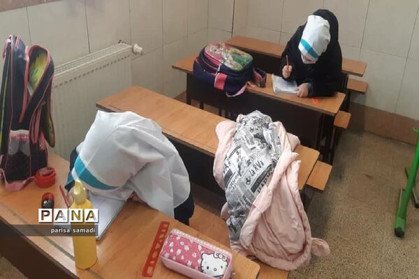 حضور دانش‌آموزان  و هنر‌آموزان در مدارس منطقه 13