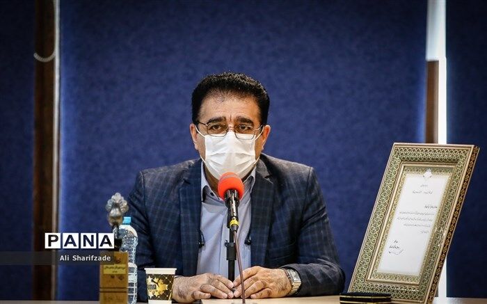 قادر آشنا: نمی گذاریم سالن های تئاتر با تغییر شرایط بسته شود