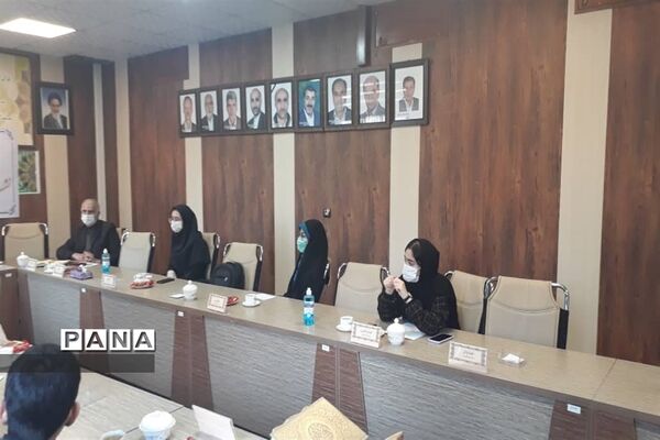 نشست نمایندگان دهمین دوره  مجلس دانش آموزی ناحیه 4 کرج