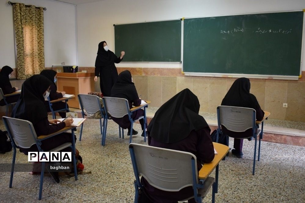 شیوه‌نامه برگزاری کارسوق لیزر و کوانتوم در مدارس سمپاد