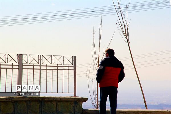 وزش باد باعث شد مردم تهران برای ساعاتی هوای پاک را تجربه کنند