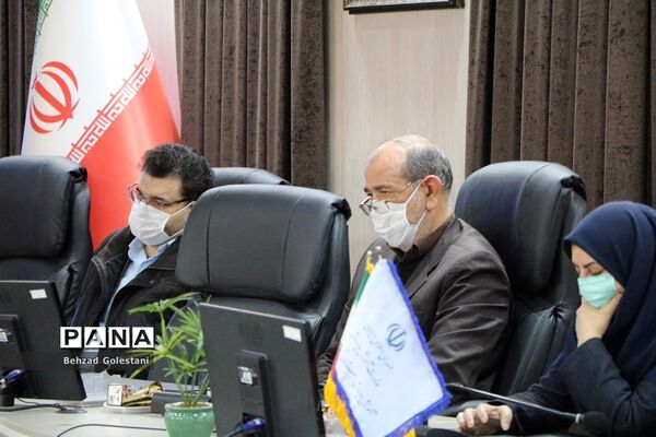 تجلیل از دانش آموزان منتخب مسابقات قرآنی و فرهنگی آذربایجان غربی