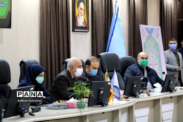 تجلیل از دانش آموزان منتخب مسابقات قرآنی و فرهنگی آذربایجان غربی