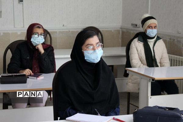 دوره مقدماتی خبرنگاری  ویژه دانش آموزان دختر در یاسوج با موضوع گزارشنویسی