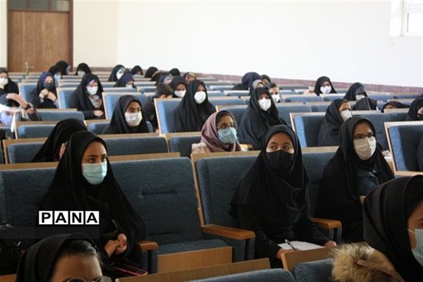 تجلیل از برگزیدگان مسابقات قرآنی و فرهنگی هنری در ابرکوه