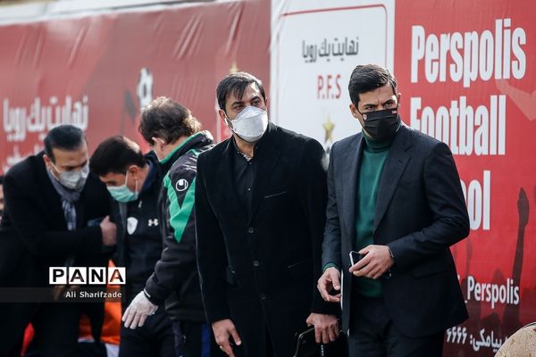 دیدار تیم های فوتبال هنرمندان و کودکان کار