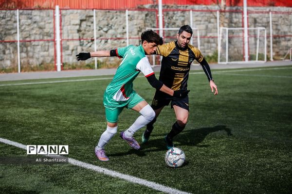 دیدار تیم های فوتبال هنرمندان و کودکان کار