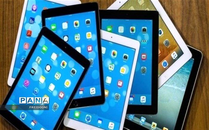 اهدای 335 تبلت، گوشی و تلویزیون به دانش آموزان منطقه 4
