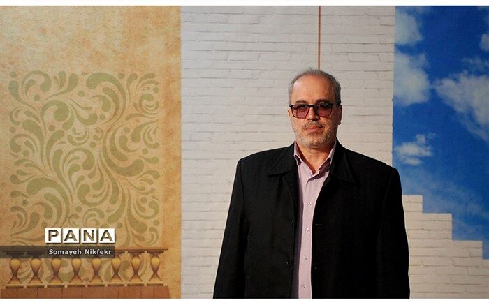 حضور پررنگ دانش‌آموزان دختر ناحیه یک شهرری در جشنواره فرهنگی، هنری دختران امروز