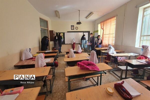 بازدید بازرسان فرمانداری و شبکه بهداشت از وضعیت بهداشتی مدارس بهارستان یک