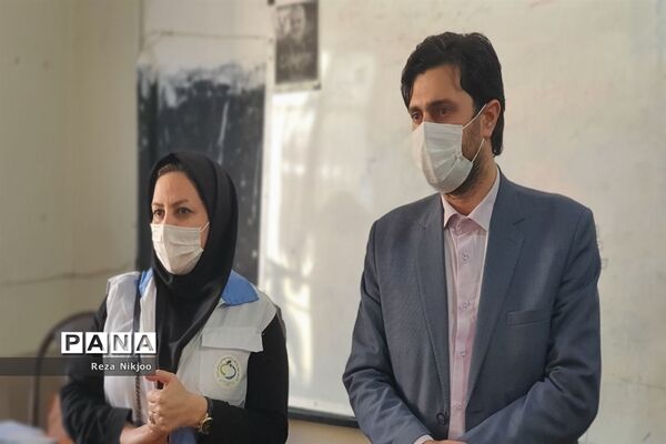 بازدید بازرسان فرمانداری و شبکه بهداشت از وضعیت بهداشتی مدارس بهارستان یک