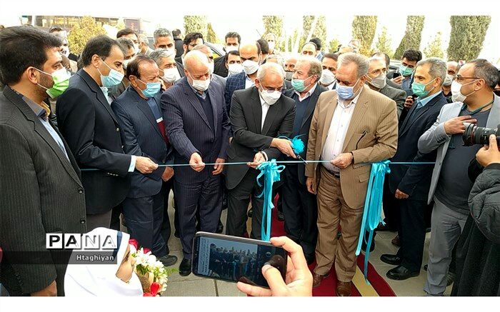افتتاح چهارباغ مدرسه شکراله فرقدانی از سوی وزیر آموزش و پرورش