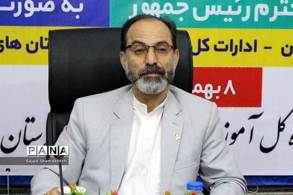 حضور نمایندگان خوزستان درآیین افتتاحیه دهمین دوره مجلس دانش آموزی کشور