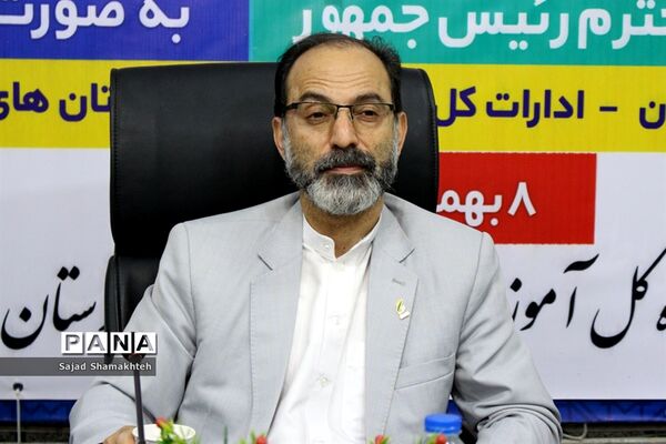 حضور نمایندگان خوزستان درآیین افتتاحیه دهمین دوره مجلس دانش آموزی کشور