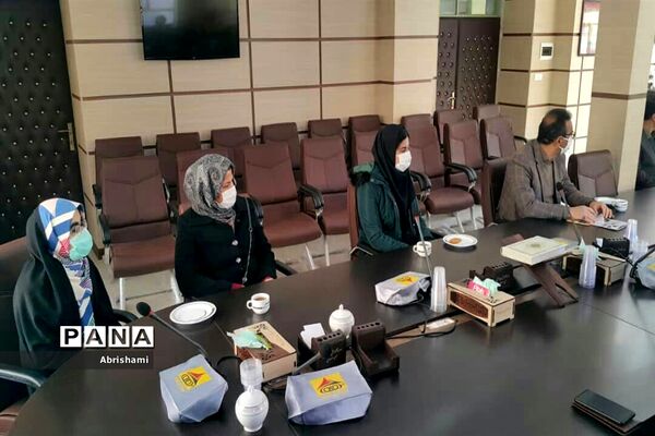 مراسم تقدیر از دانش آموزان پژوهنده ناحیه یک همدان