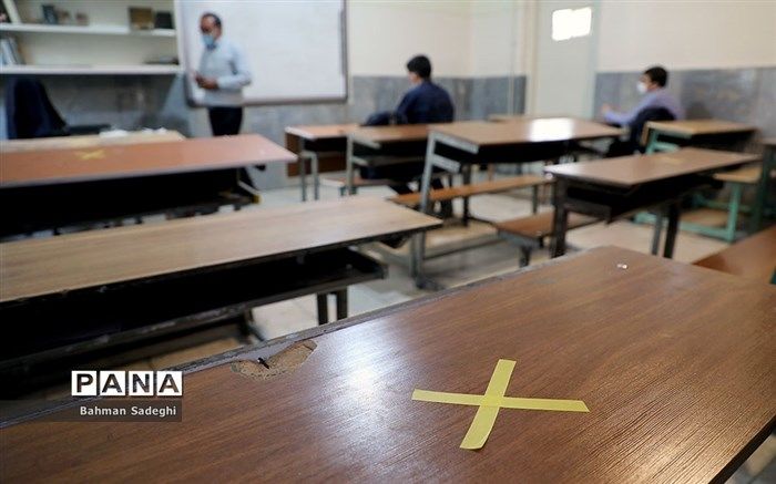 رنگ آمیز طوسی: مدرسه باید آخرین مکان برای تعطیلی باشد