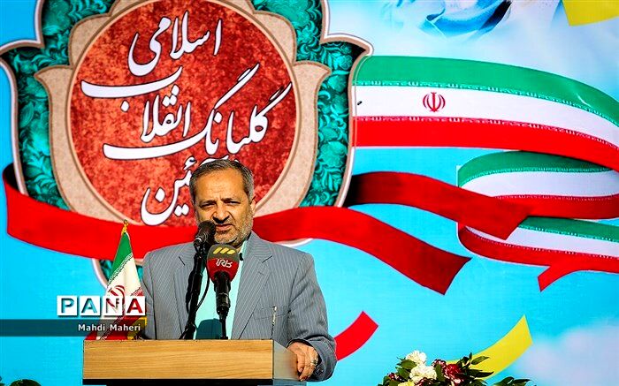 افتتاح برنامه روایتگری انقلاب برای اولیا و دانش‌آموزان
