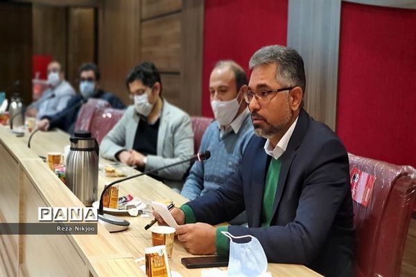 نشست هم اندیشی مدیران متوسطه بهارستان یک در اردوگاه شهید منتظری شهریار