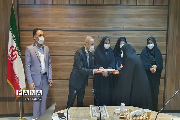 نشست هم اندیشی مدیران متوسطه بهارستان یک در اردوگاه شهید منتظری شهریار
