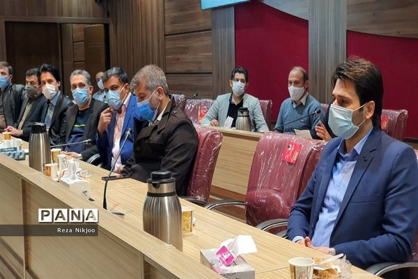 نشست هم اندیشی مدیران متوسطه بهارستان یک در اردوگاه شهید منتظری شهریار