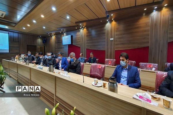 نشست هم اندیشی مدیران متوسطه بهارستان یک در اردوگاه شهید منتظری شهریار